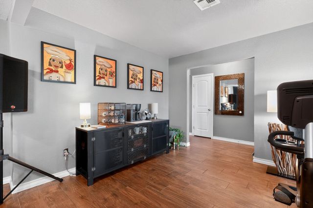 2615 Avenue B, Dickinson, TX 77539