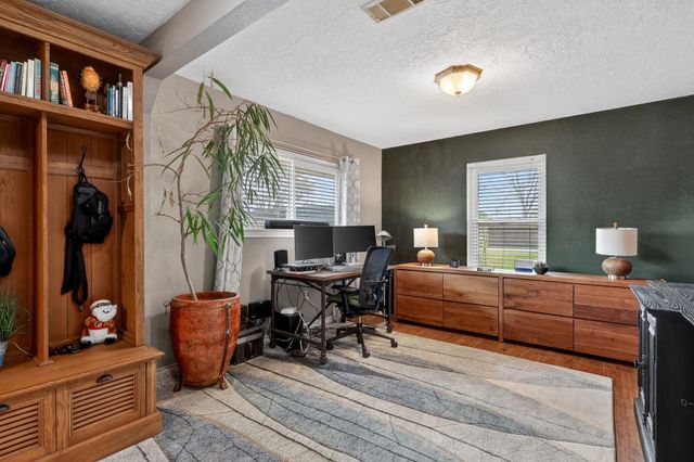 2615 Avenue B, Dickinson, TX 77539