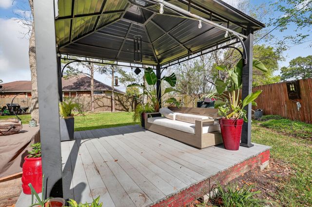 2615 Avenue B, Dickinson, TX 77539