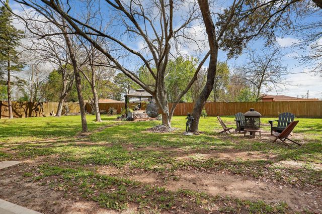 2615 Avenue B, Dickinson, TX 77539