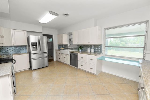 2215 WOODBINE AVENUE, Lakeland, FL 33803