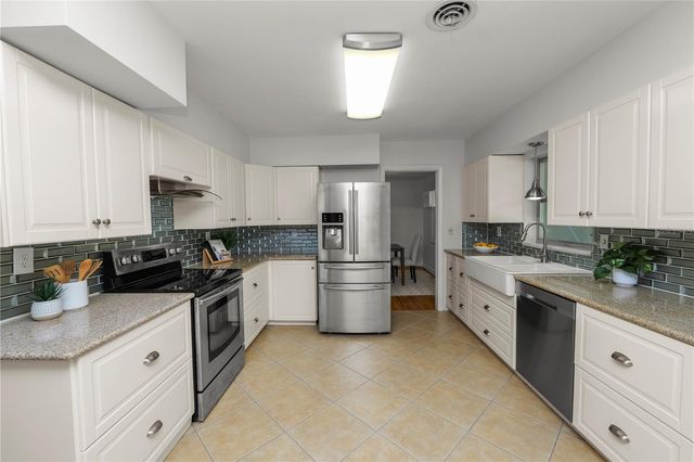 2215 WOODBINE AVENUE, Lakeland, FL 33803