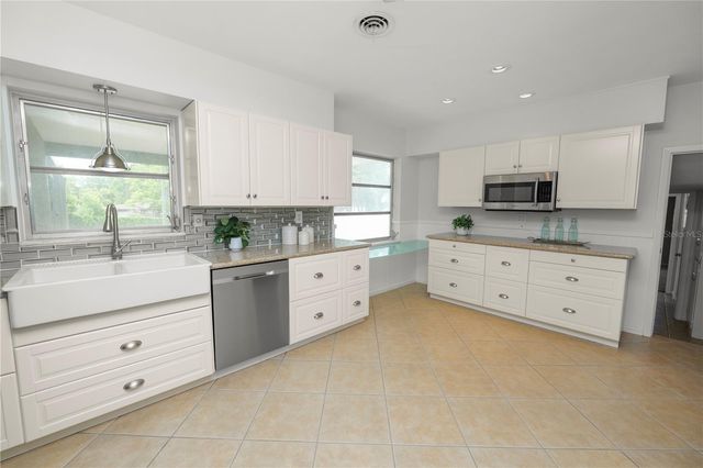 2215 WOODBINE AVENUE, Lakeland, FL 33803