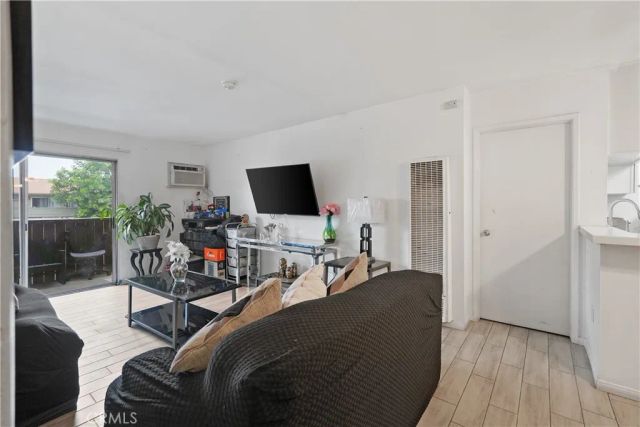 801 S Lyon A213, Santa Ana, CA 92705