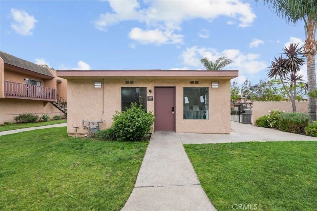 801 S Lyon A213, Santa Ana, CA 92705