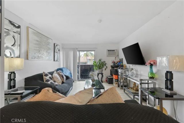 801 S Lyon A213, Santa Ana, CA 92705