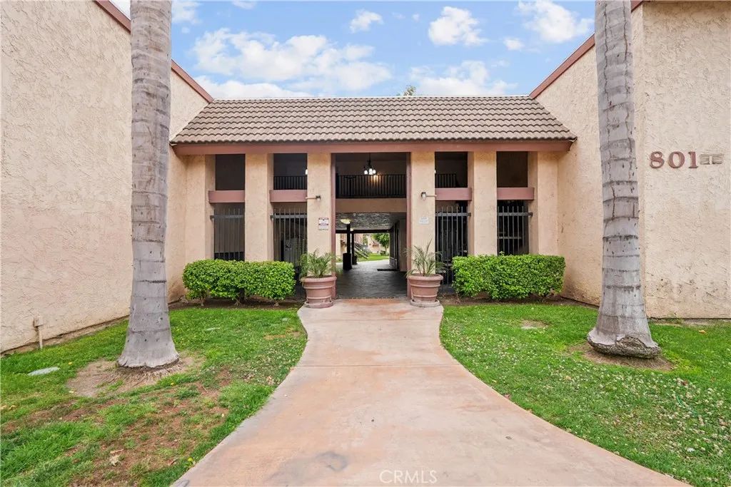 801 S Lyon A213, Santa Ana, CA 92705