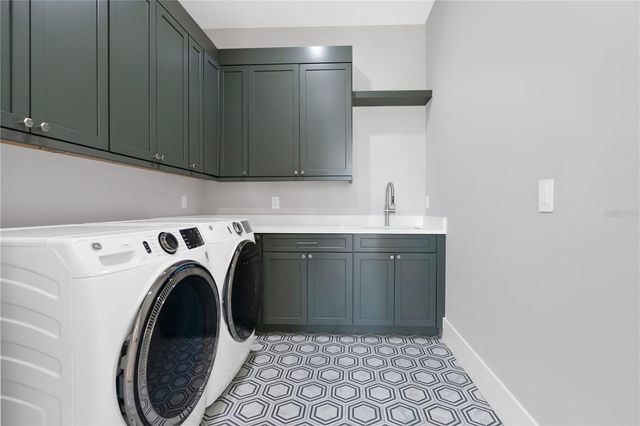 5003 W POE AVENUE, Tampa, FL 33629