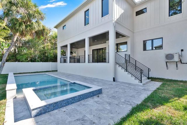 5003 W POE AVENUE, Tampa, FL 33629