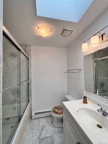 120-09 Ketch Court 42, College Point, NY 11356