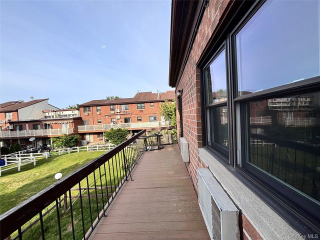 120-09 Ketch Court 42, College Point, NY 11356