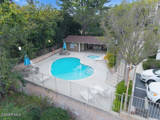 749 Warwick Avenue, Thousand Oaks, CA 91360