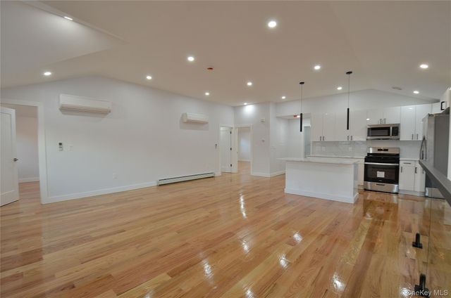 21942 112th Road, Queens Village, NY 11429