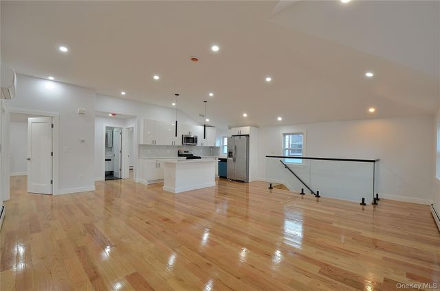21942 112th Road, Queens Village, NY 11429