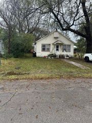 7 S Orphan Street, Pryor, OK 74361