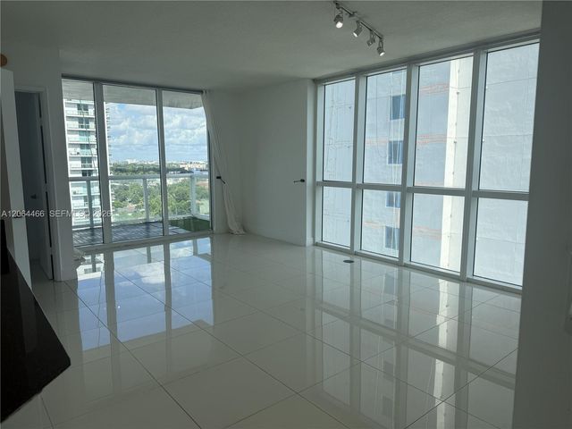 1871 NW S River Dr 1605, Miami, FL 33125