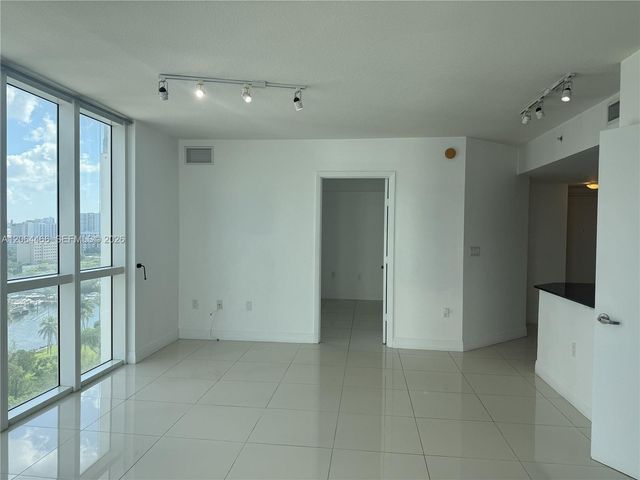 1871 NW S River Dr 1605, Miami, FL 33125