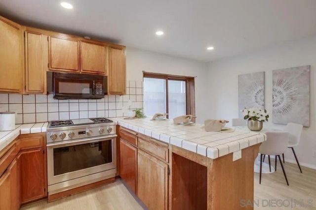 2068 Guizot St, San Diego, CA 92107