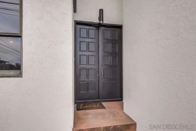 2068 Guizot St, San Diego, CA 92107