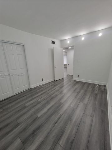 651 Pine Dr 110, Pompano Beach, FL 33060