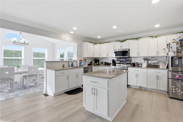 2654 Salerno Dr, Collier Twp, PA 15071