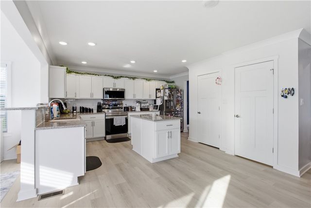 2654 Salerno Dr, Collier Twp, PA 15071