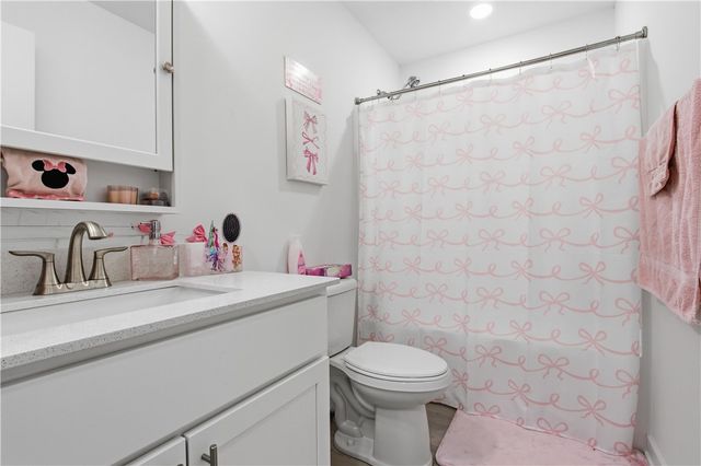 2654 Salerno Dr, Collier Twp, PA 15071