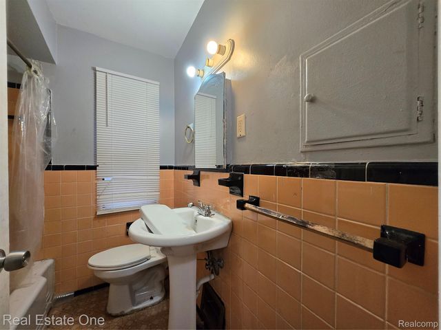 5798 Oldtown Street, Detroit, MI 48224