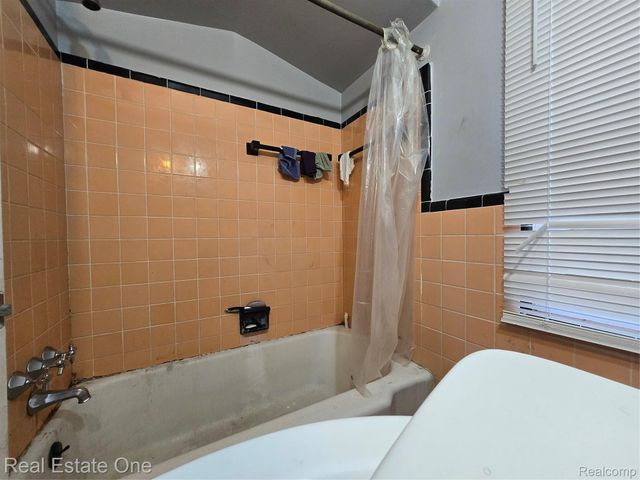 5798 Oldtown Street, Detroit, MI 48224