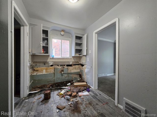 5798 Oldtown Street, Detroit, MI 48224
