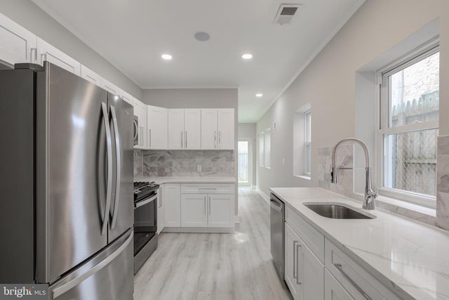 2180 E CUMBERLAND ST, Philadelphia, PA 19125