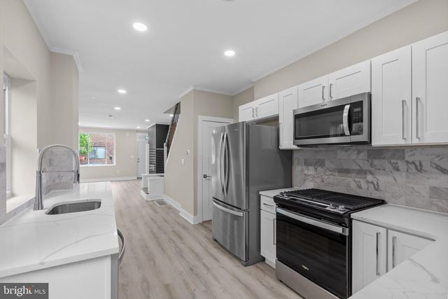 2180 E CUMBERLAND ST, Philadelphia, PA 19125