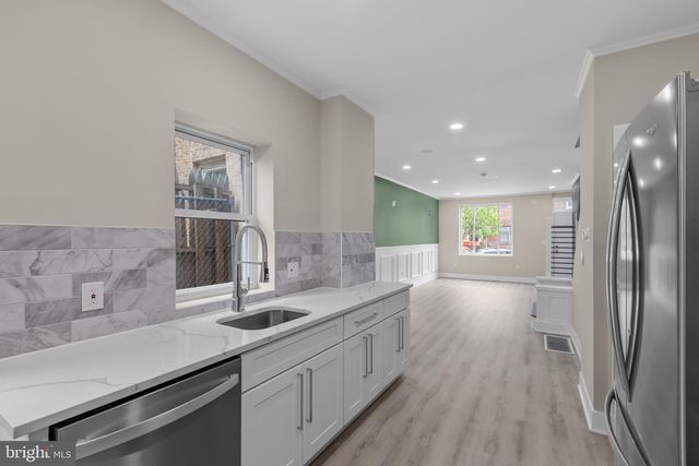 2180 E CUMBERLAND ST, Philadelphia, PA 19125