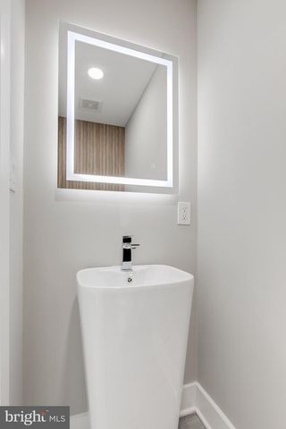 2180 E CUMBERLAND ST, Philadelphia, PA 19125