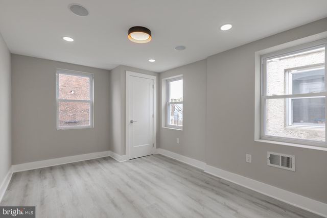 2180 E CUMBERLAND ST, Philadelphia, PA 19125