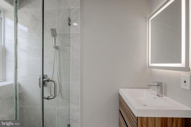 2180 E CUMBERLAND ST, Philadelphia, PA 19125