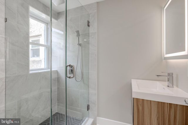 2180 E CUMBERLAND ST, Philadelphia, PA 19125