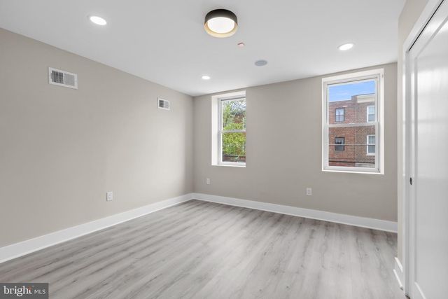 2180 E CUMBERLAND ST, Philadelphia, PA 19125