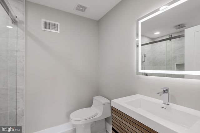 2180 E CUMBERLAND ST, Philadelphia, PA 19125