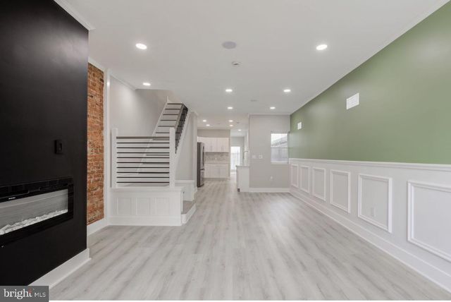 2180 E CUMBERLAND ST, Philadelphia, PA 19125