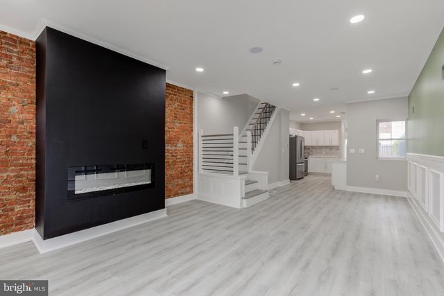 2180 E CUMBERLAND ST, Philadelphia, PA 19125