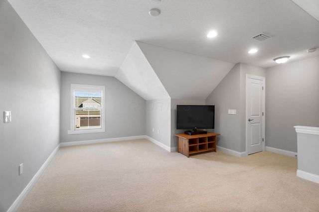 510 Garden Gate Lane, Lewis Center, OH 43035