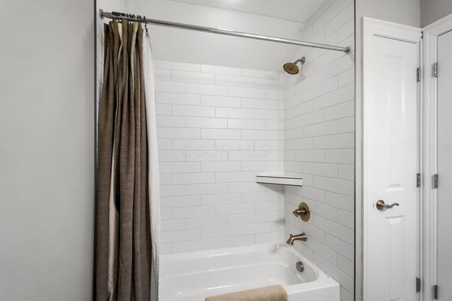 510 Garden Gate Lane, Lewis Center, OH 43035