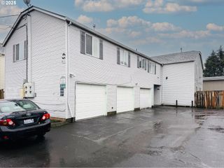 8224 Se WASHINGTON St, Portland, OR 97216