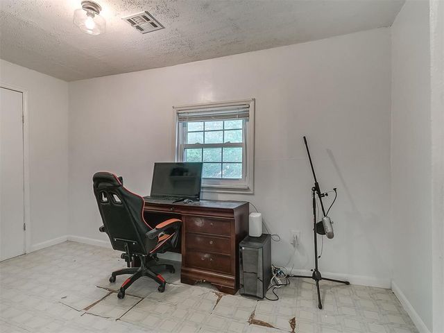 6823 S Kleiner Avenue, Oklahoma City, OK 73097