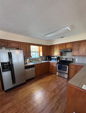 437 Gov Wood Drive, Point Blank, TX 77364