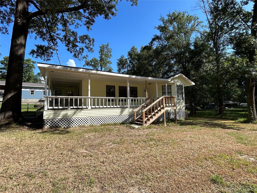 437 Gov Wood Drive, Point Blank, TX 77364