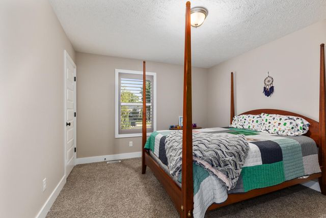 3459 Wolven Ridge Drive, Rockford, MI 49341