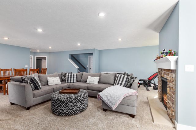 3459 Wolven Ridge Drive, Rockford, MI 49341