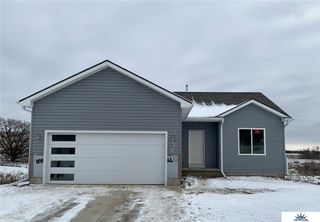 7703 N 95th Avenue, Omaha, NE 68122